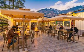 The Hosteller Mcleodganj, Mall Road